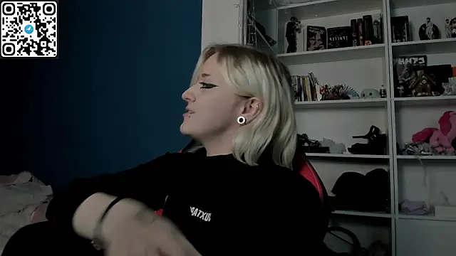 Holy Mistress S online show from January 13, 2026, 10:53 am