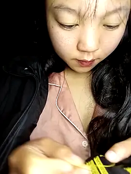 Quynhsumon online show from February 8, 2026, 1:20 am