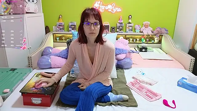  HeraLuna  online show from March 12, 2026, 9:43 pm