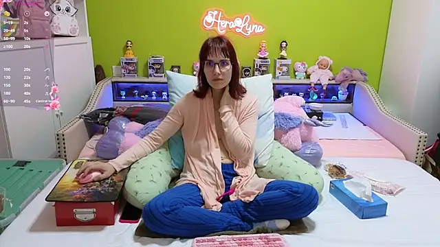  HeraLuna  online show from March 23, 2026, 9:30 pm