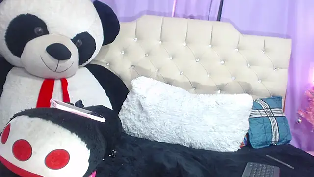 eimyy rouse online show from January 14, 2026, 8:47 pm