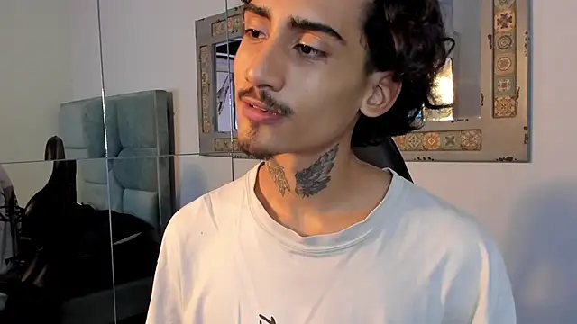 Mr Strike online show from November 5, 2025, 2:44 am