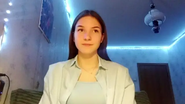 Beauty miIa online show from October 24, 2025, 4:36 pm