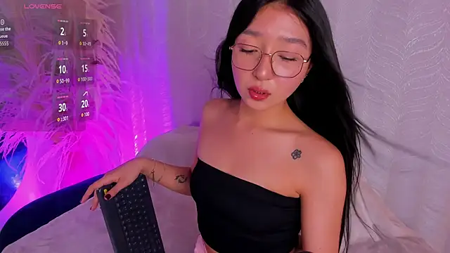 Snapshot of sydney_miller_ chatting on June 14, 2026, 12:08 am sydney miller online show from June 14, 2026, 12:08 am