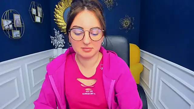 NoraSimons online show from March 6, 2026, 6:54 am