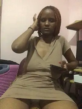 Snapshot of yummy-caramel chatting on October 28, 2025, 8:00 pm yummy-caramel online show from October 28, 2025, 8:00 pm