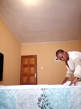 Snapshot of yummy-caramel chatting on March 12, 2026, 10:21 am yummy-caramel online show from March 12, 2026, 10:21 am