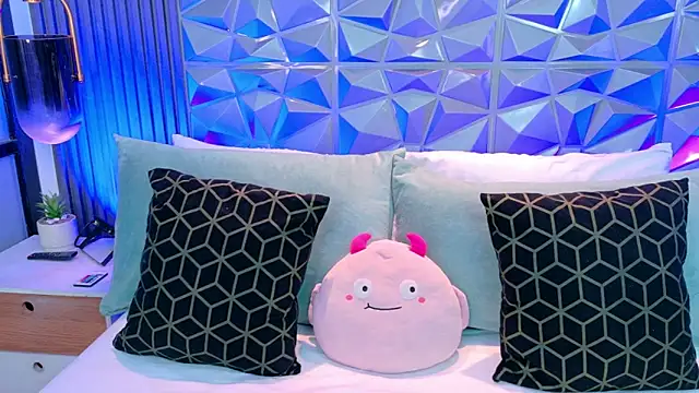 AdelineJhones online show from April 6, 2026, 2:18 pm