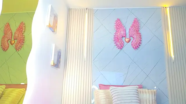 Sara swift9 online show from November 16, 2025, 8:03 pm