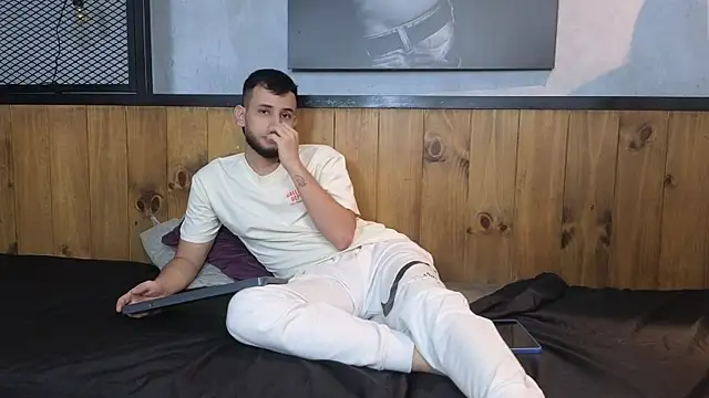 Maxcole 07 online show from January 11, 2026, 7:30 pm