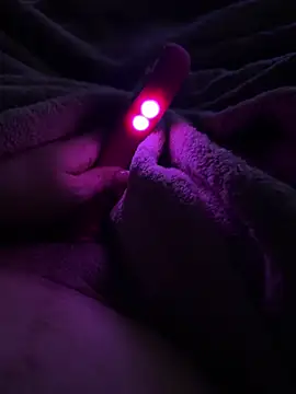 Carolsarmient online show from April 18, 2026, 12:03 am