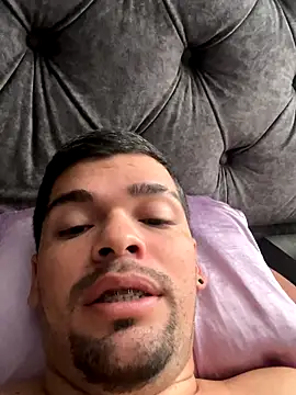 Snapshot of Alexstrw chatting on October 22, 2025, 12:16 pm Alexstrw online show from October 22, 2025, 12:16 pm