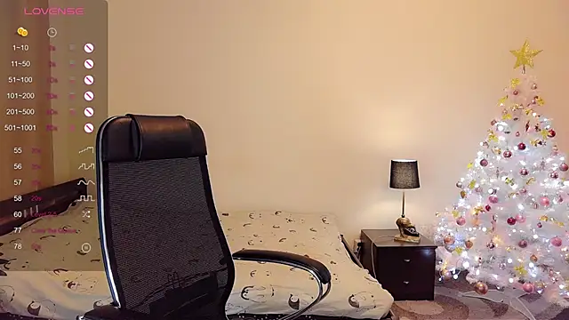 Snapshot of GwenSummers chatting on December 9, 2024, 1:55 pm GwenSummers online show from December 9, 2024, 1:55 pm