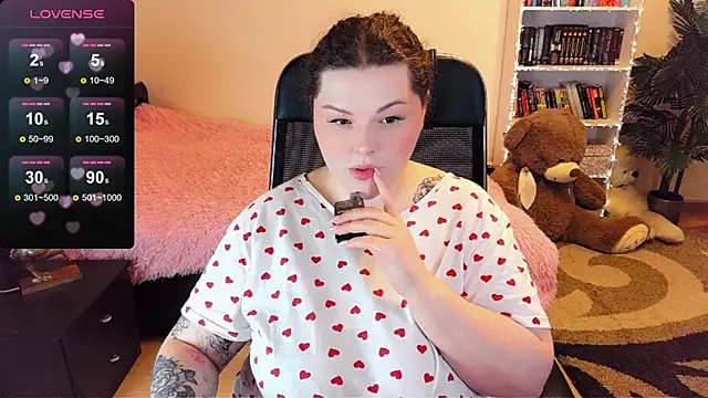 Snapshot of GwenSummers chatting on March 22, 2025, 1:00 am GwenSummers online show from March 22, 2025, 1:00 am