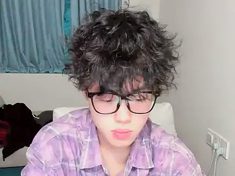 L1kuto online show from November 6, 2025, 10:27 am