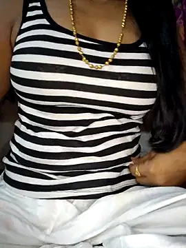 Snapshot of Ezabelljohn chatting on April 2, 2026, 6:11 am Ezabelljohn online show from April 2, 2026, 6:11 am