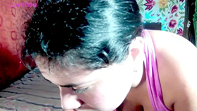 Bonnie and wizkhal online show from November 30, 2025, 8:35 pm