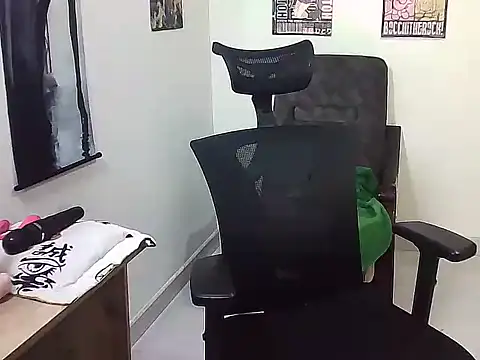 Gigi Scott  online show from November 27, 2025, 1:29 am