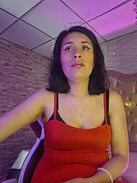 Snapshot of Roxanne_Han chatting on March 3, 2026, 12:33 pm Roxanne Han online show from March 3, 2026, 12:33 pm