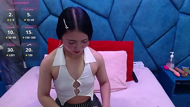 JulietaDiamond online show from April 19, 2026, 3:28 am