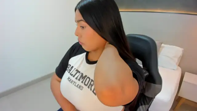 Snapshot of adrianna_rosse chatting on October 30, 2025, 1:23 pm adrianna rosse online show from October 30, 2025, 1:23 pm