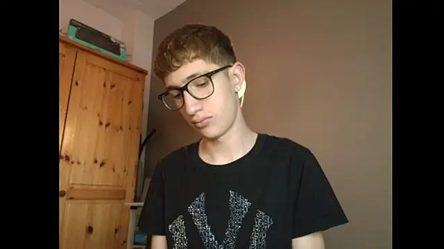 Erick Taylor3 online show from December 14, 2025, 8:13 pm