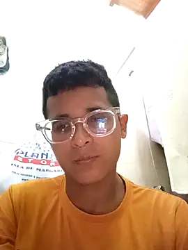 Snapshot of Luis_Stars chatting on October 24, 2025, 3:14 am Luis Stars online show from October 24, 2025, 3:14 am