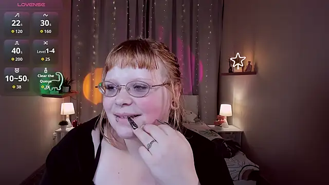 LottieReed online show from November 14, 2025, 1:43 pm