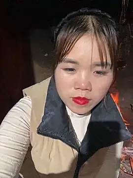 Snapshot of nachi-baby chatting on December 17, 2025, 10:43 am nachi-baby online show from December 17, 2025, 10:43 am