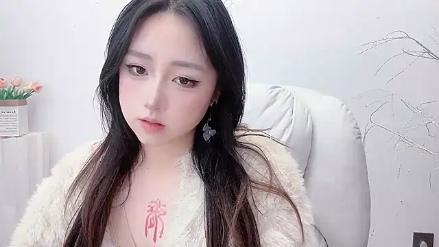 Love-hanzaizai718 online show from November 3, 2025, 7:42 am