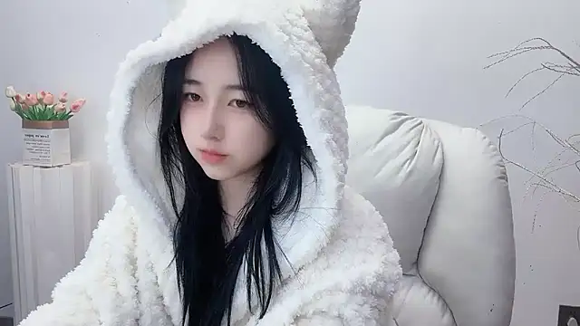 Love-hanzaizai718 online show from November 8, 2025, 12:27 pm