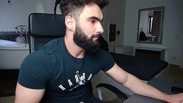 Snapshot of MicahLane chatting on March 31, 2026, 4:57 am MicahLane online show from March 31, 2026, 4:57 am