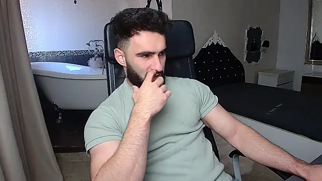 Snapshot of MicahLane chatting on April 7, 2026, 4:46 am MicahLane online show from April 7, 2026, 4:46 am