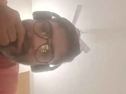 Snapshot of sharkslayer143 chatting on October 25, 2025, 10:56 am sharkslayer143 online show from October 25, 2025, 10:56 am