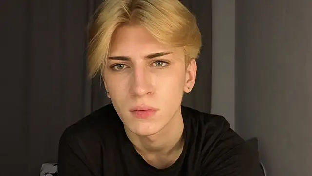 Oliver star boy  online show from May 5, 2026, 6:27 pm