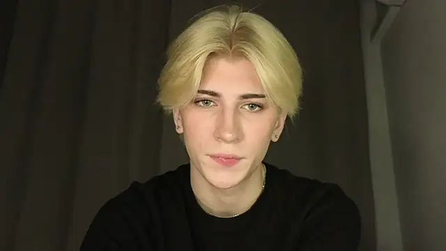 Oliver star boy  online show from May 11, 2026, 5:54 pm