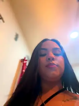 amber white15 online show from December 17, 2025, 2:17 am