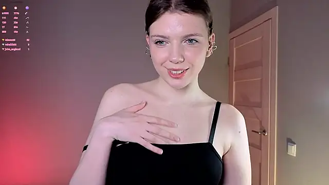 PollyRouge   online show from February 15, 2026, 8:27 pm