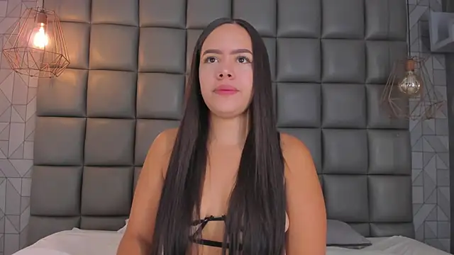 dannavelvet online show from December 18, 2025, 1:06 pm