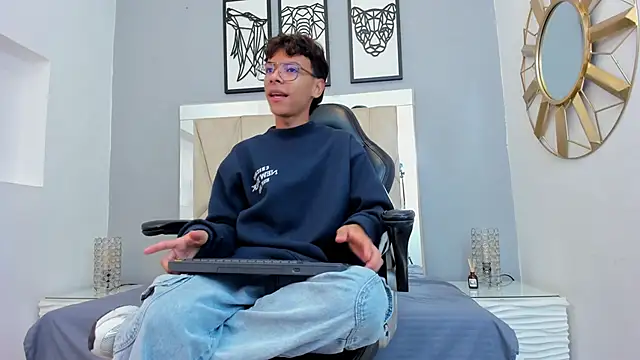 adams bobby online show from November 25, 2025, 11:21 am