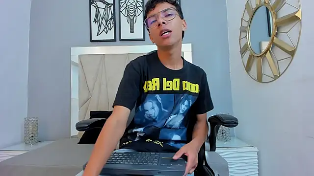 adams bobby online show from January 9, 2026, 11:24 am