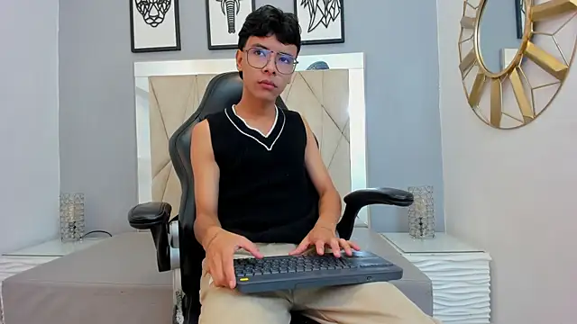 adams bobby online show from April 23, 2026, 11:42 am