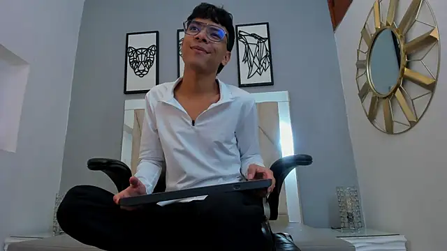 adams bobby online show from May 3, 2026, 11:16 am