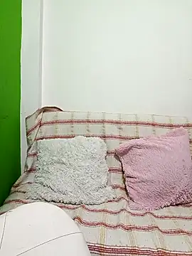 Snapshot of valilu_rosse27 chatting on February 21, 2026, 12:44 am valilu rosse27 online show from February 21, 2026, 12:44 am