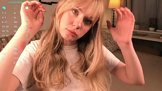 TessaStruble online show from December 19, 2025, 9:27 am