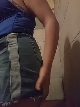 ayluu 1 online show from October 25, 2025, 3:14 am