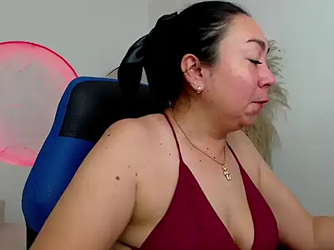 Yadis hot online show from January 10, 2026, 9:05 pm