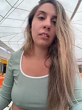 Snapshot of sarah_honey__ chatting on February 3, 2026, 2:44 pm sarah honey online show from February 3, 2026, 2:44 pm