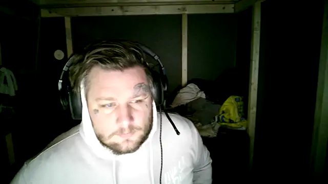 Snapshot of SWEDEN933 chatting on October 29, 2025, 3:20 am SWEDEN933 online show from October 29, 2025, 3:20 am