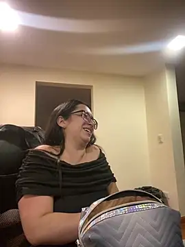 Snapshot of Kloe_Novoa chatting on March 26, 2026, 12:22 pm Kloe Novoa online show from March 26, 2026, 12:22 pm